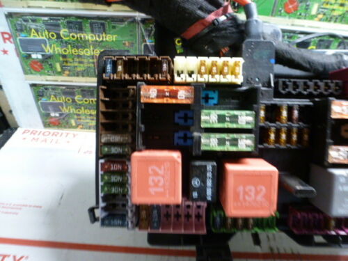 NY235-1 OEM WARRANTY 2015 MERCEDES S550 TRUNK FUSE BOX
