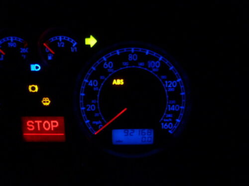 S1581 OEM WARRANTY 02 VOLKSWAGEN PASSAT INSTRUMENT CLUSTER SPEEDOMETER 92,168