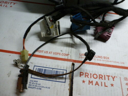 NY235-1 OEM WARRANTY 2015 MERCEDES S550 TRUNK FUSE BOX